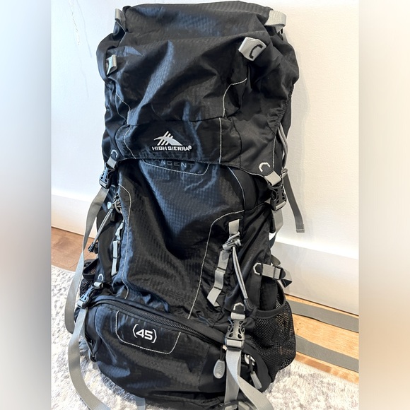 High Sierra Tangent 45l back pack - Picture 2 of 5